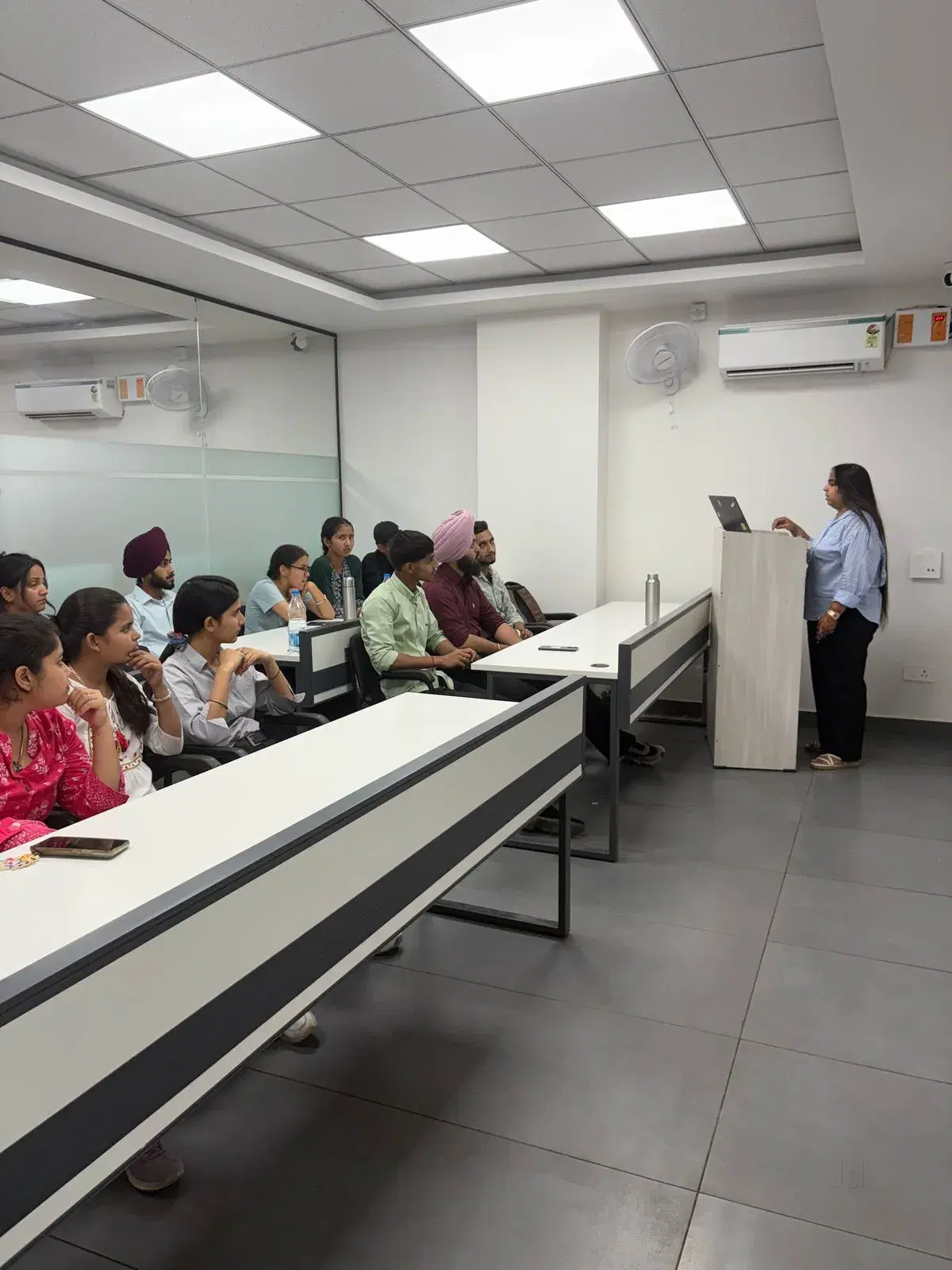 Training seminar at Levrn